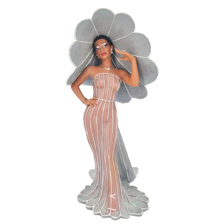 December Diamonds | What a Drag - Image 4
