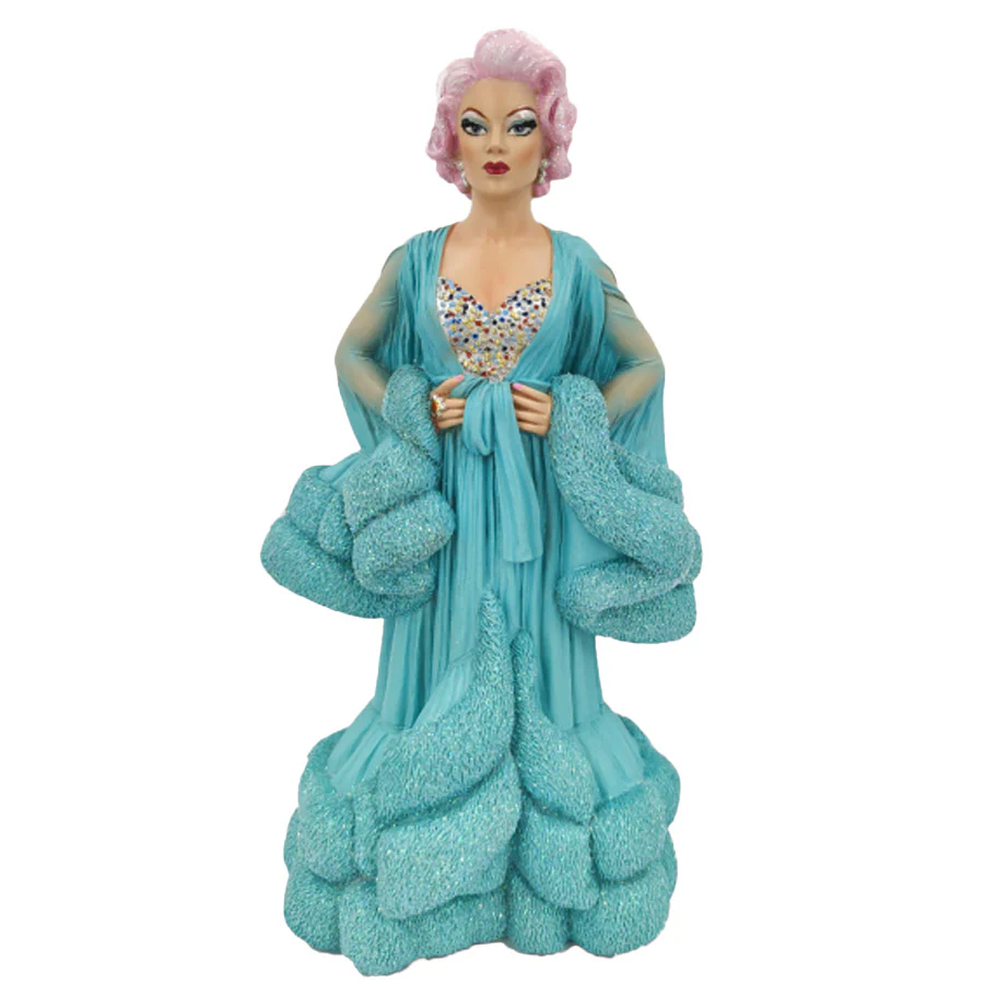December Diamonds | What a Drag - Image 9