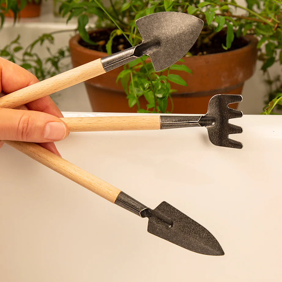 Kikkerland Garden Tools Sets - Image 4